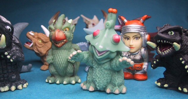 【送料無料】特撮大百科 Mini ガメラ　ガッパ　ギララ　１５種 Amazon.co.jp: ガメラ ガッパ ギララ 特撮大百科Mini フィギュア